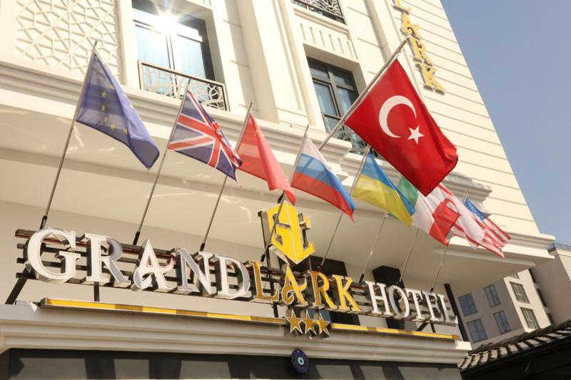 Otel Grand Lark Istanbul Exterior photo