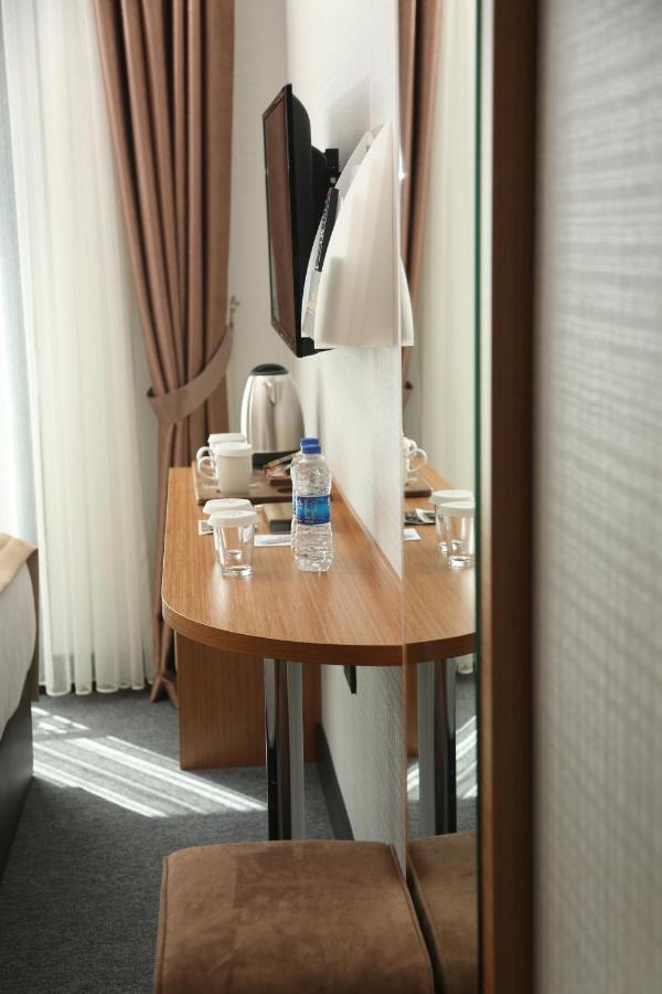 Otel Grand Lark Istanbul Exterior photo