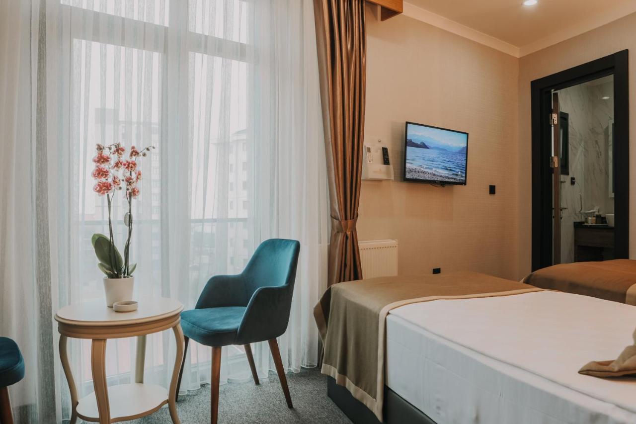 Otel Grand Lark Istanbul Exterior photo